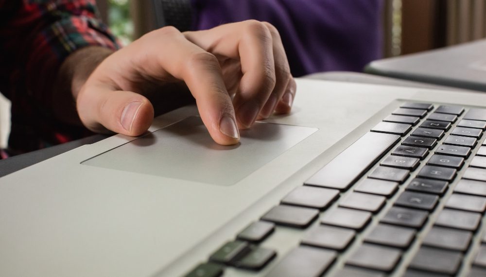 מהפכת ה"בלי נייר" – למה יותר חברות בישראל עוברות לחתימות דיגיטליות