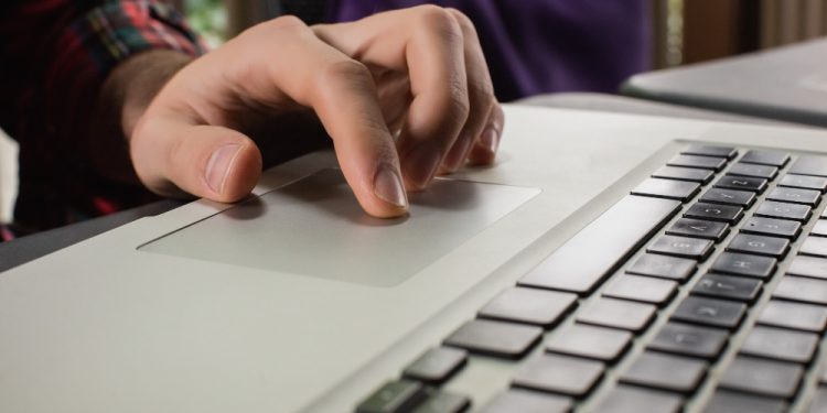 מהפכת ה"בלי נייר" – למה יותר חברות בישראל עוברות לחתימות דיגיטליות